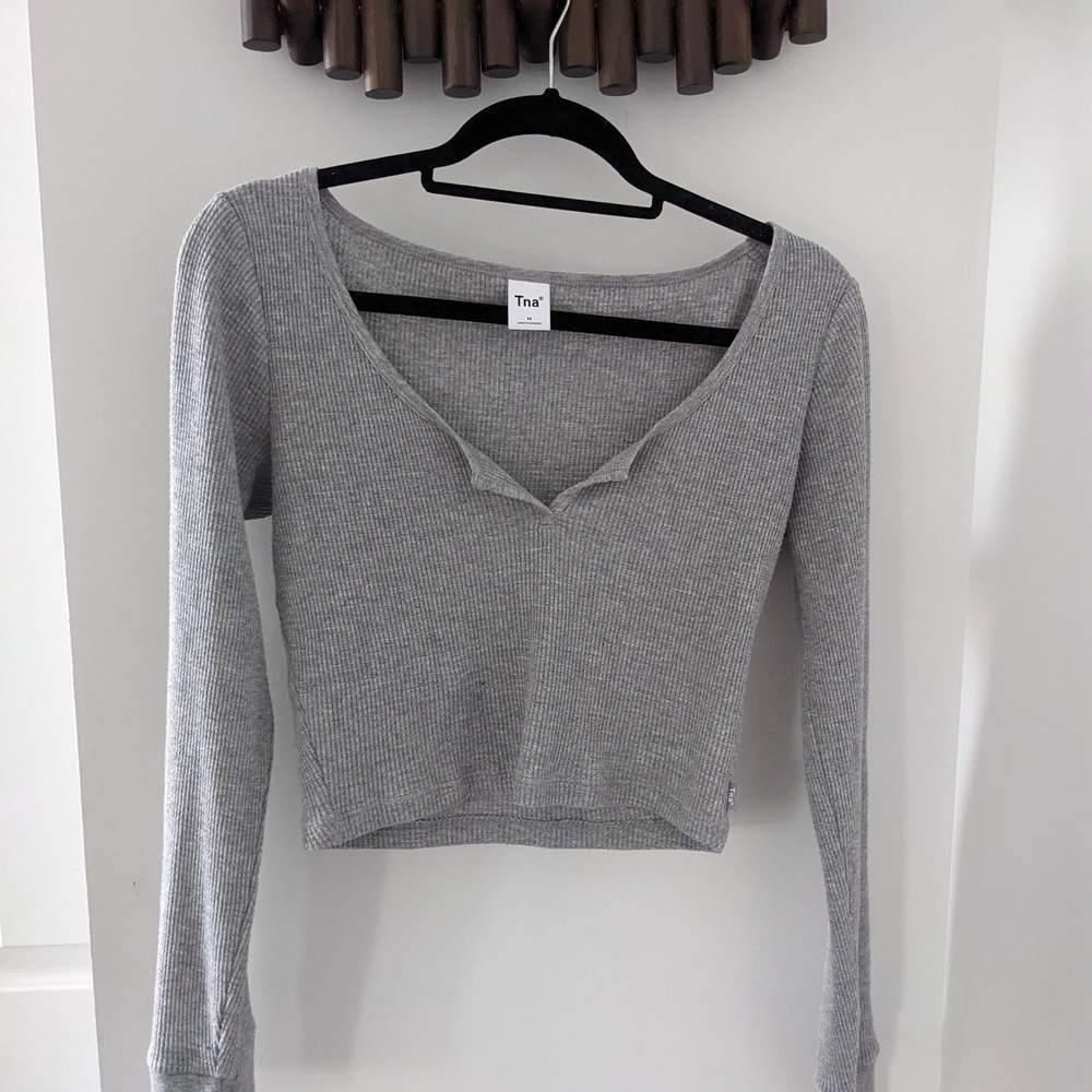 TNA Aritzia Women's Gray Waffle Long Sleeve Crop Top - Size US M - NWOT